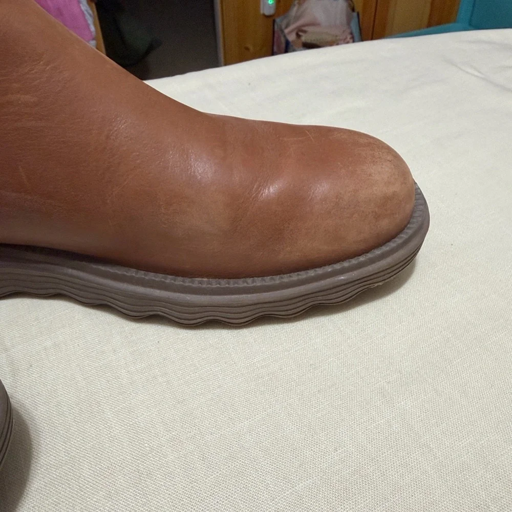 Branson Cognac Brown Leather Pull On Chelsea Boots, Woman’s Size 9. - Picture 9 of 12